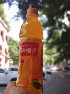 夏日喝橙汁的快乐！统一鲜橙多~