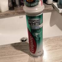 直立牙膏使用方便。