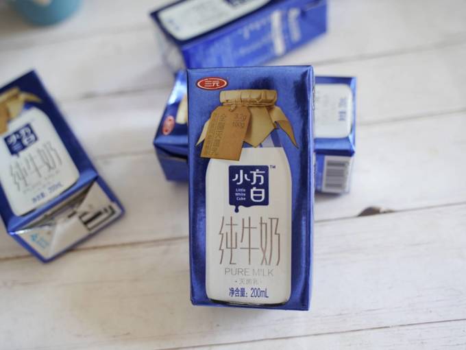 性价比超高的三元小方白牛奶