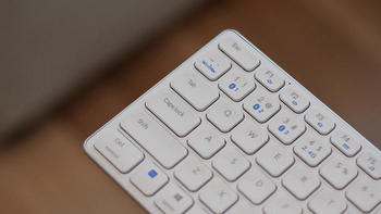 雷柏E9350G无线蓝牙键盘体验：轻薄、手感、按键间距都不错