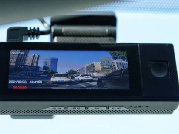 夜间录像清晰的行车记录仪