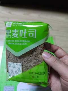 健康美味的良品铺子黑麦吐司