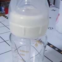 一款做工精致⇔光泽透明的玻璃奶瓶！