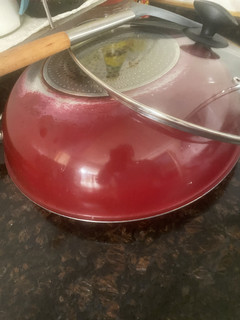 我家的炒锅，烧坏了咋整！