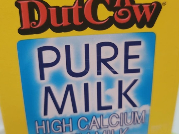 荷兰乳牛脱脂牛奶