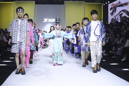 特步儿童X上海时装周：kids wear 三大系列新产品惊艳亮相