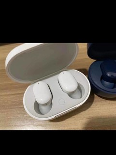 ​小米airdots：3蓝牙耳机