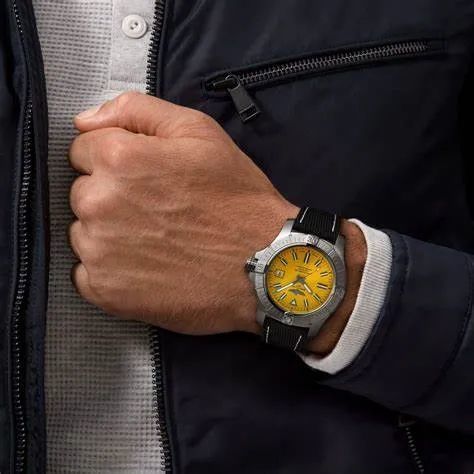 适宜三四十岁男人戴的大表，沛纳海和劳力士手表都干不过的欧米茄手表？