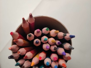 五彩缤纷，晨光48色铅笔