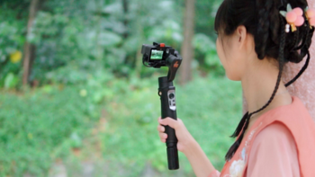 科技产品花式种草 篇五十六：2021年，运动相机还需要稳定器吗？浩瀚iSteady  Pro4运动相机稳定器