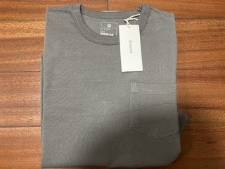 质感面料的京东京造的长袖T恤
