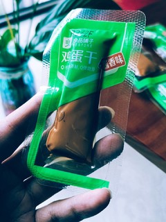 不油炸更健康~良品铺子 鸡蛋干