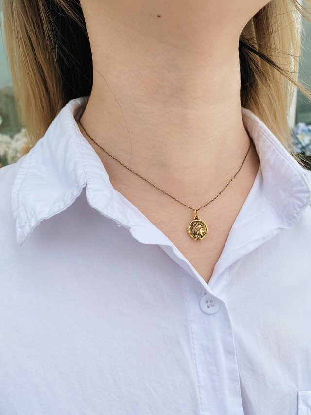 女朋友很爱的周大福项链