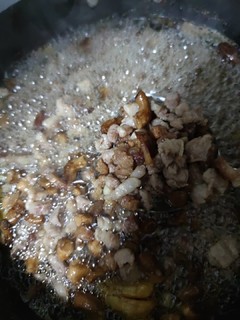 用双汇五花肉做一道香菇肉丁酱，真香！！