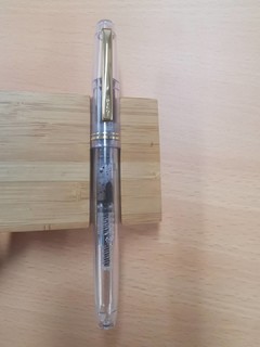 透明漂亮的日系钢笔
