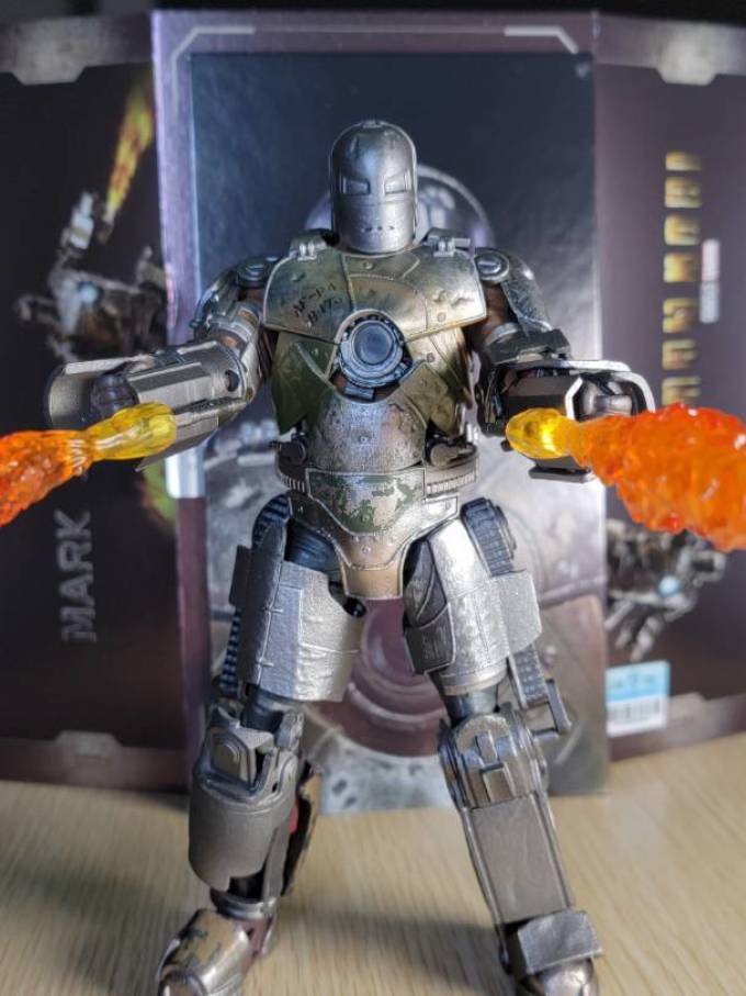 中动玩具欧美动漫周边怎么样 中动中动玩具钢铁侠手办mk1开箱_什么