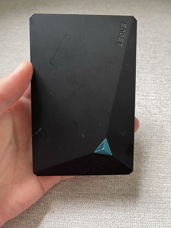 晒晒陪伴我工作多年的忆捷移动硬盘