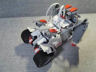 米兔积木机器人978个零件拼接更快乐