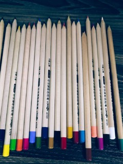 安全可靠的中华牌彩色铅笔，色彩细腻绚丽