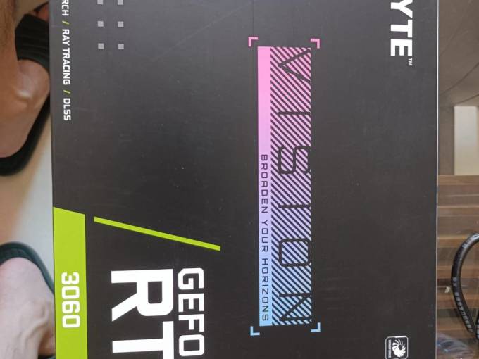 白色主题rtx3060雪鹰显卡