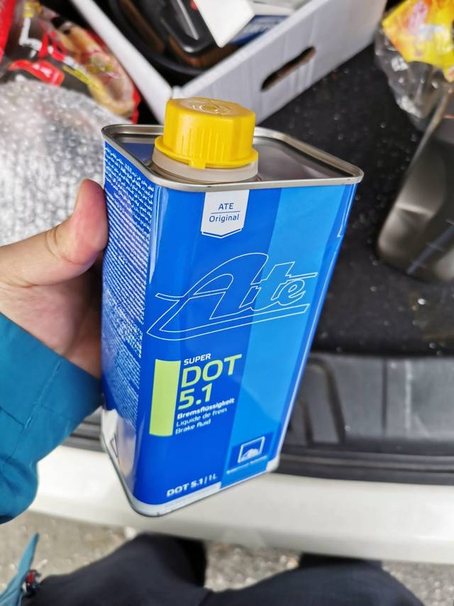 爱车也需要定期保养-刹车油