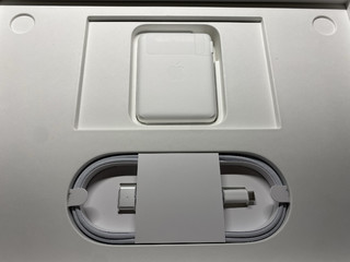 新鲜到手MacBook Pro 16