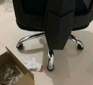 黑色人体工学电脑椅