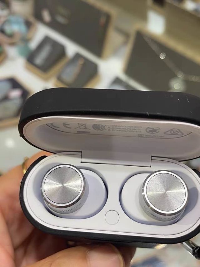 真无线蓝牙降噪耳机PI5