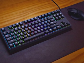 性价比较高的全彩 RGB 机械键盘