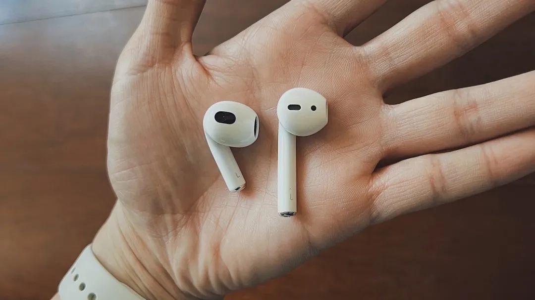 AirPods 3 上手体验：时隔 5 年的新外观、新功能