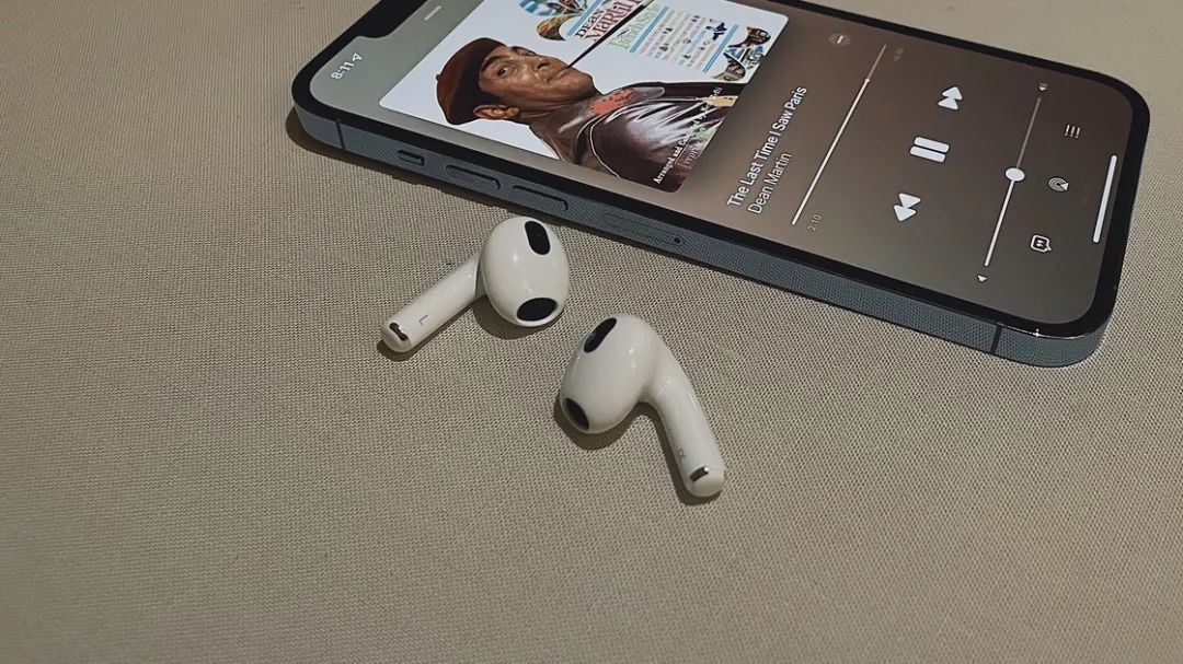 AirPods 3 上手体验：时隔 5 年的新外观、新功能