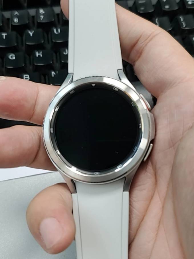 终上手三星watch4classic