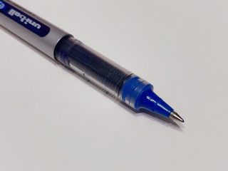 下笔丝般顺滑！三菱UB-150蓝色中性笔