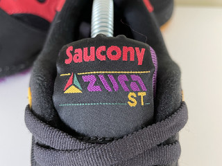 Saucony Azura Bodega