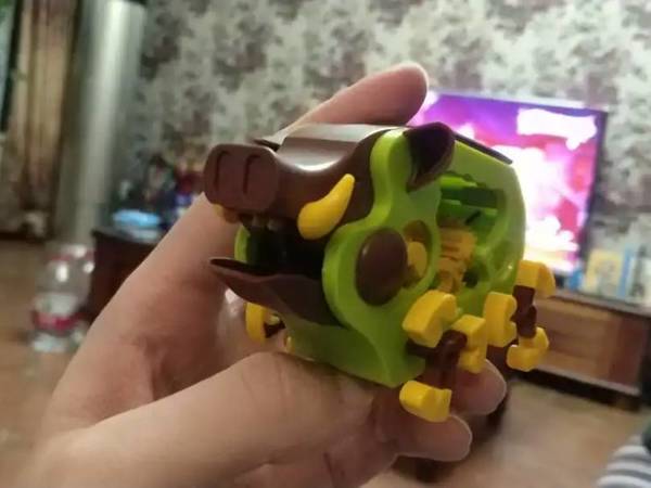 宝工太阳能呆萌野猪 