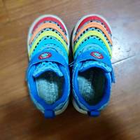 巴拉巴拉🌈彩虹鞋～原来是毛毛虫!