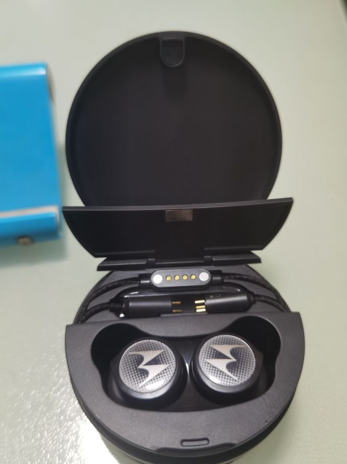 摩托罗拉蓝牙耳机