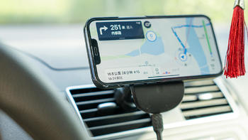 让MagSafe更进一步：PITAKA 车载磁吸无线充+iPhone13浮织芳纶壳套装分享