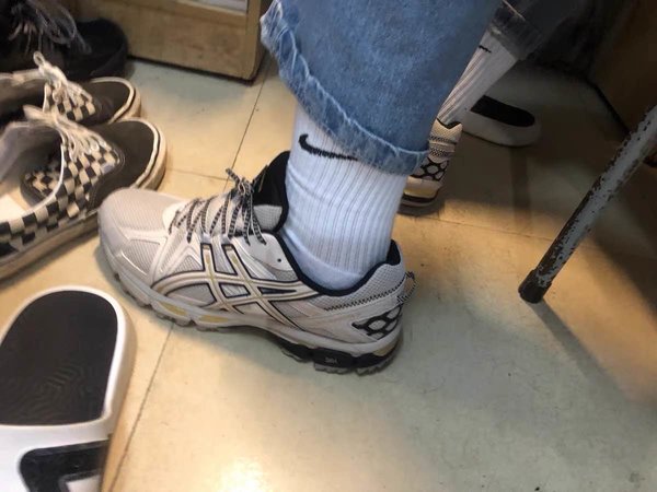 ASICS 亚瑟士 运动跑鞋