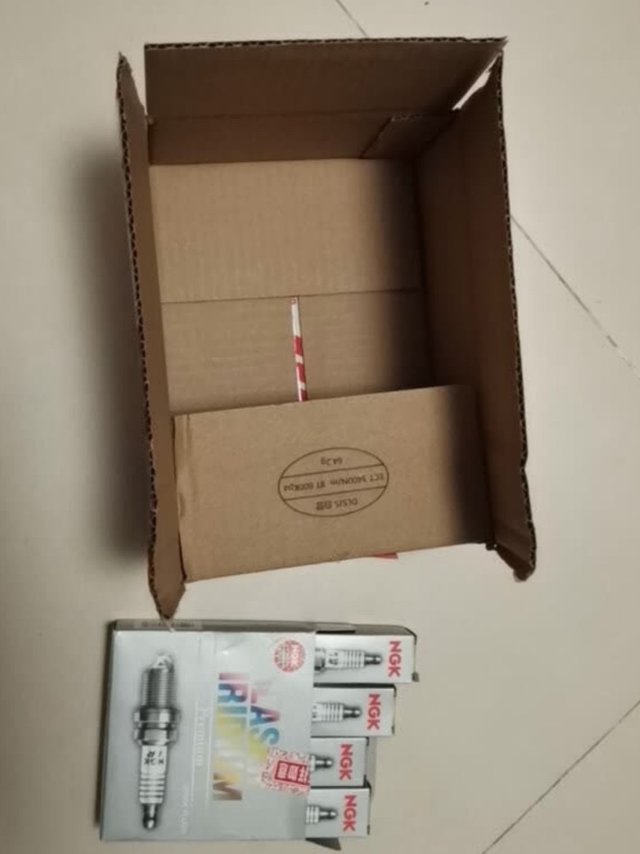 八万公里更换一次——NGK火花塞