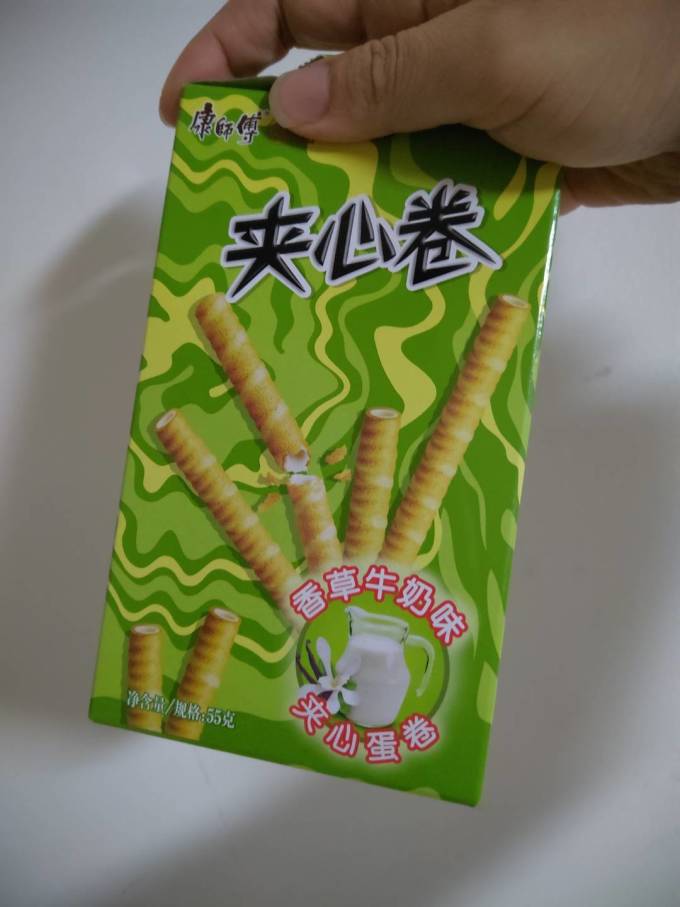 香脆甜美的康师傅香草牛奶夹心卷