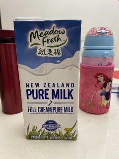 纽麦福纯牛奶，平均8块钱一升，真香