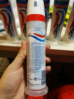 Aquafresh 牙膏