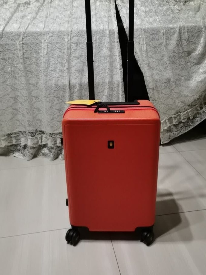 滚轮滑度:顺滑产品包装:大小合适地平线8号(level8)行李箱