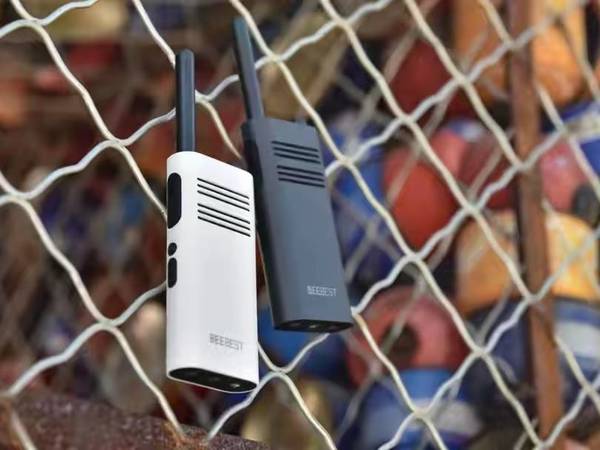 最远6公里通话，极蜂小语对讲机有点强