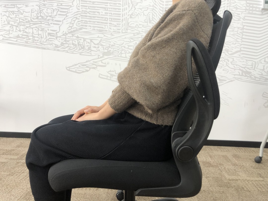 不到400块电脑椅，试坐一周深度体验，坐感比价格还香？！