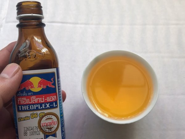 泰国强化版红牛运动饮料，提神醒脑的神器