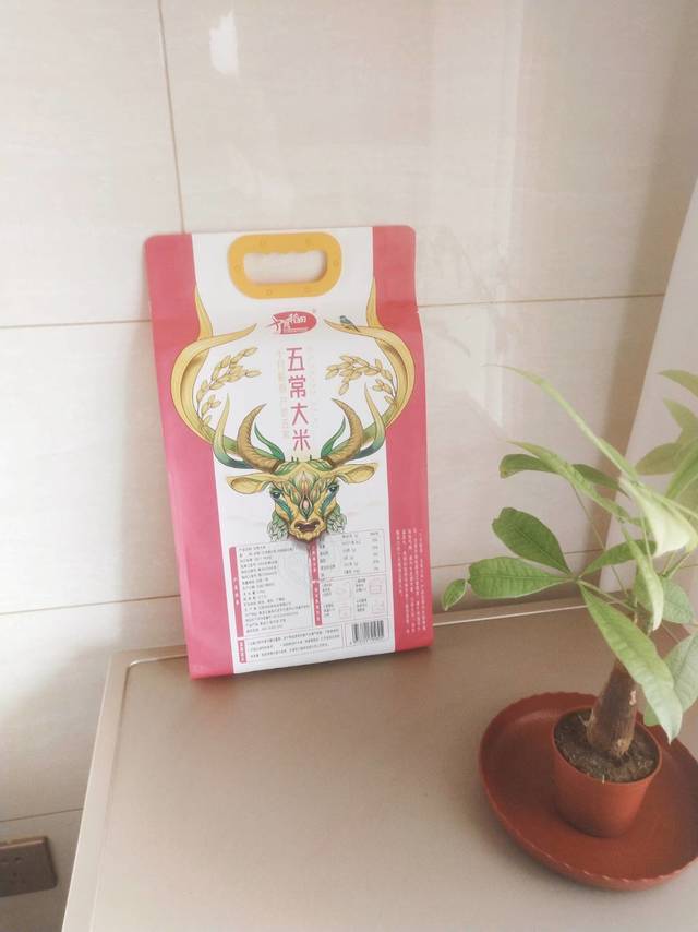 好吃不贵的五常大米，我选了十月稻田稻花香