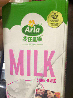 Arla 爱氏晨曦 脱脂纯牛奶 1L