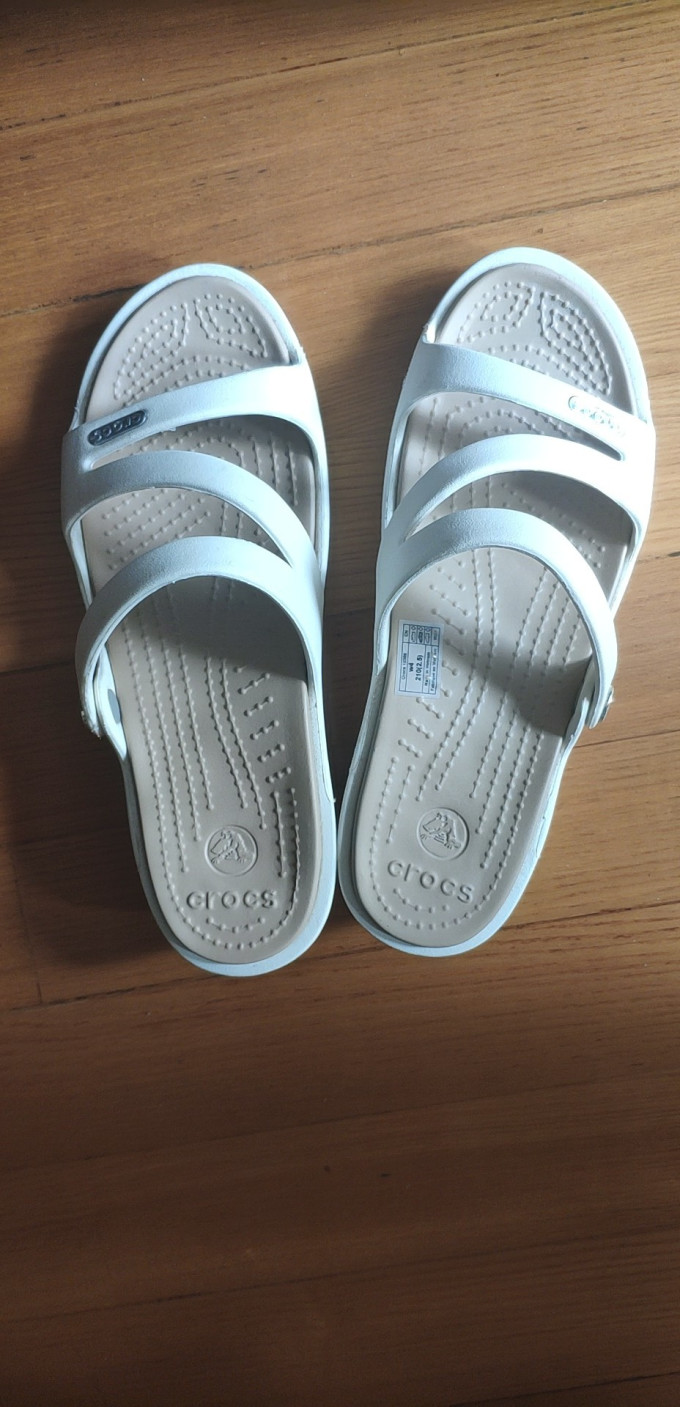 卡骆驰女士凉鞋